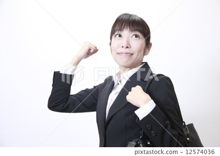 採取腸道姿勢的婦女 採取腸道姿勢的婦女 12574036