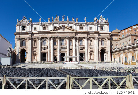 Vatican. St. Peter's cathedral 12574641