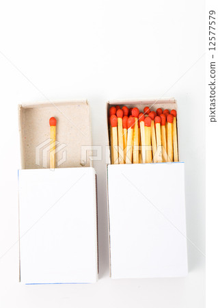 Match and matchbox isolated 12577579