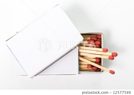 Match and matchbox isolated 12577589
