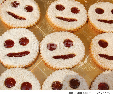 Sweet cookies with jam Sweet cookies with jam 12578670