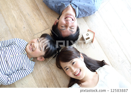 一個家庭 12583887