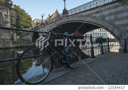 Summers Morning in Ghent Summers Morning in Ghent 12584417