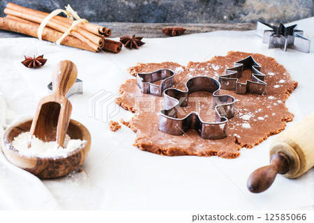 Making cookies Making cookies 12585066