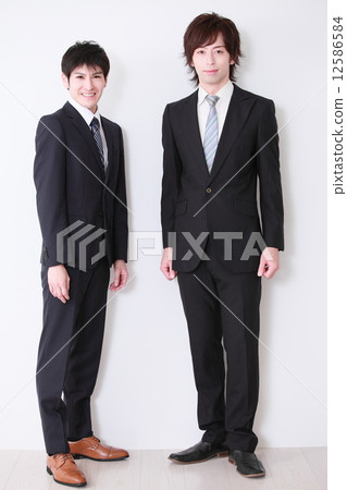 商業高年級學生初中 商業高年級學生初中 12586584
