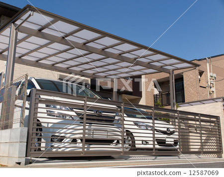 Residential garage Residential garage 12587069