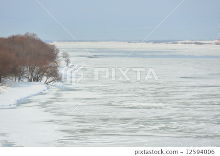 Ishikari River in winter Ishikari River in winter 12594006