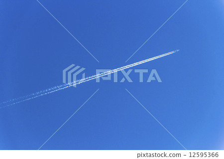 Contrail 12595366