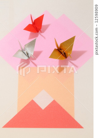 Folded paper crane 12598909