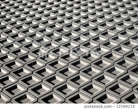 Revetment wall of concrete block 12599219