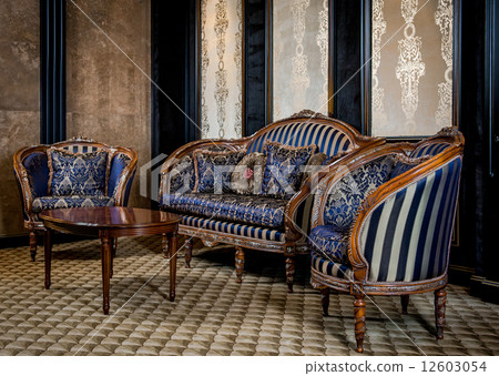 Luxury vintage sofa and armchairs 12603054