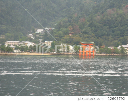The streets of Miyajima overlooking from the offshore The streets of Miyajima overlooking from the offshore 12603792