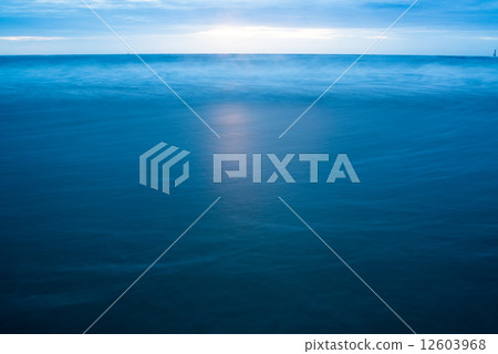 日落·海灘婆羅洲島慢快門 12603968