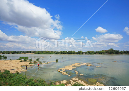 shallow water at Kang Sapue, Ubon 12604967