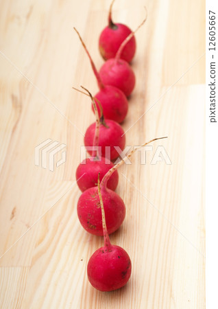 fresh raddish fresh raddish 12605667