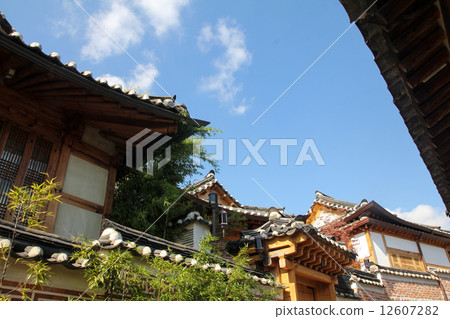 Bukchon Hanok Village, Seoul, South Korea 12607282