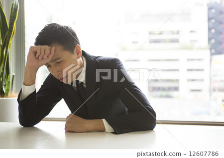 Business man 12607786