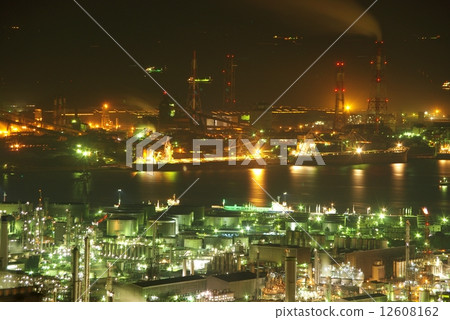 Night view of Mizushima industrial area 12608162