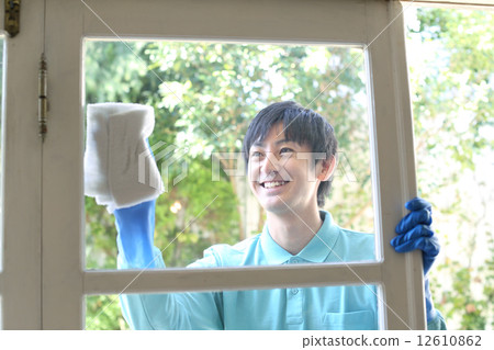 House cleaning  12610862