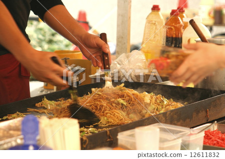 Combine yakisoba with stalls Combine yakisoba with stalls 12611832