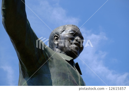 納爾遜曼德拉南非前總統青銅雕像比勒陀利亞聯盟大廈 12615857