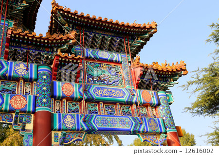 Traditional antique Chinese gate in Yonghe Temple, Beijing, China 12616002