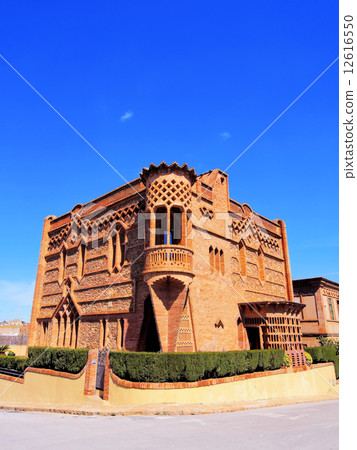 Colonia Guell Colonia Guell 12616550