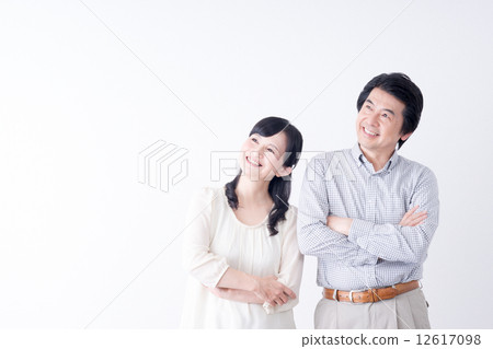 Senior couple 12617098