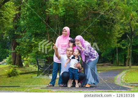 Asian family 12618316