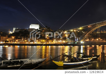 Night view of Porto -18 12619614