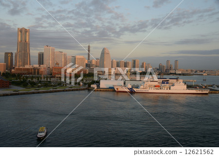 Japan Yokohama Port Bay Bridge 12621562