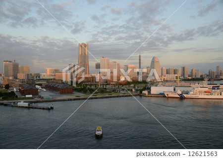 Japan Yokohama Port Bay Bridge 12621563