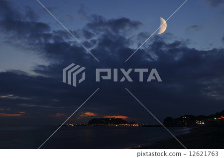 Evening scenery of Enoshima-2 12621763