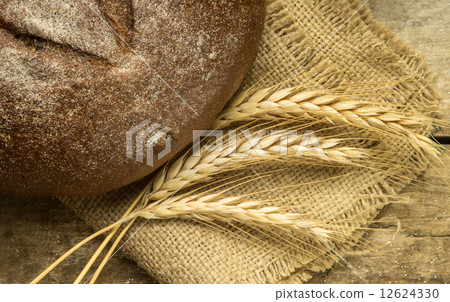 Loaf of rye bread 12624330
