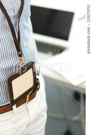 Employee identification card holder Employee identification card holder 12625952