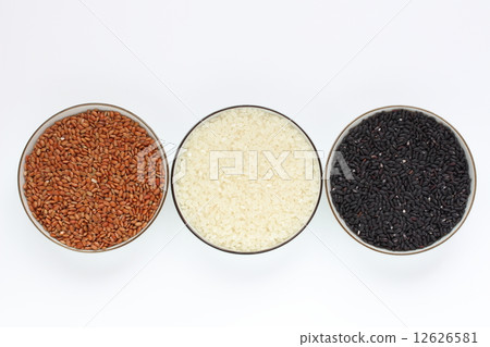 Ancient rice and white rice 12626581