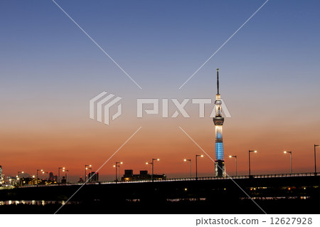 從Arakawa河床的日落視圖 12627928