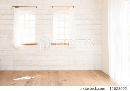 Bright room 12628065