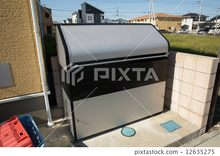 公寓垃圾垃圾箱 12635275