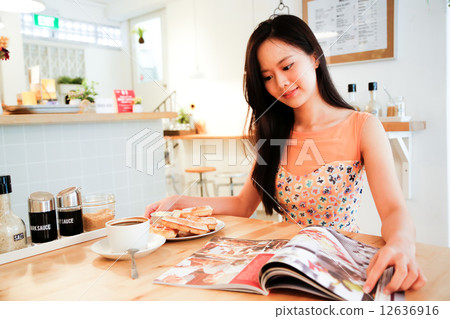 Cafe with two girls   12636916