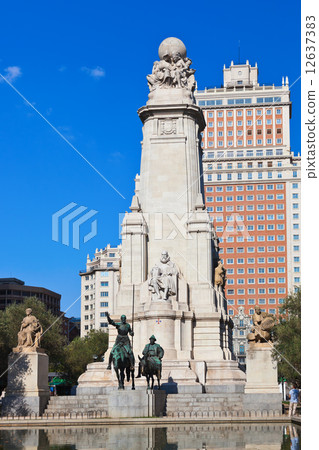 Don Quixote and Sancho Panza statue - Madrid Spain 12637383