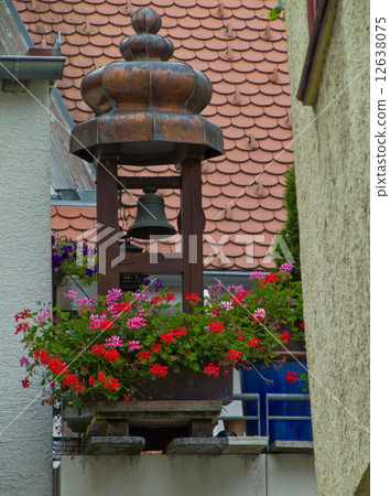 Street corner 12638075