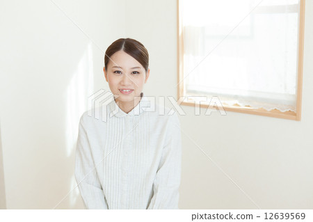 Woman     12639569