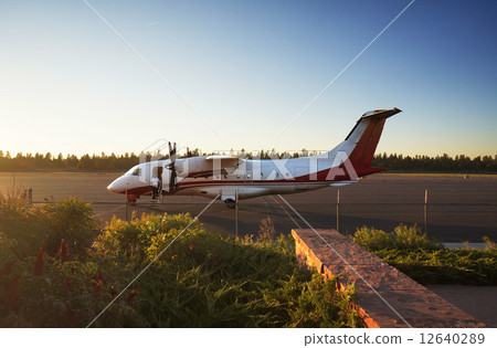 一架飛機 12640289