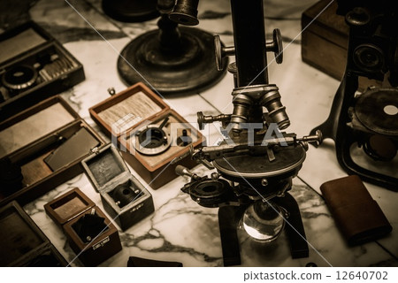 Vintage optical devices in a shop Vintage optical devices in a shop 12640702