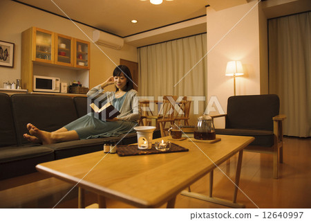 Night Beauty 12640997