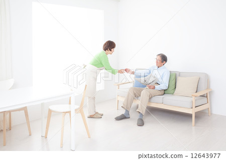 生活的老夫妻 12643977