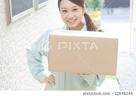 Women who deliver packages Women who deliver packages 12646246