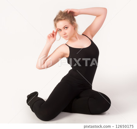 Attractive fitness woman 12650175