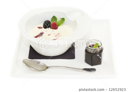 semolina with jam on a white background in the restaurant semolina with jam on a white background in the restaurant 12652923